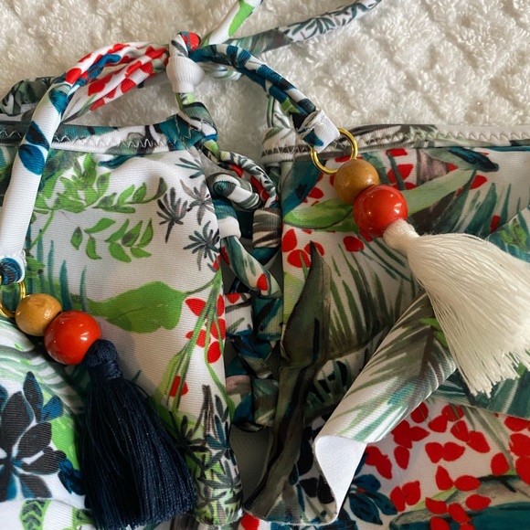 Jessica Simpson Women’s bandeau bikini top with ruffles,Size-L,Color- multi - Picture 3 of 5